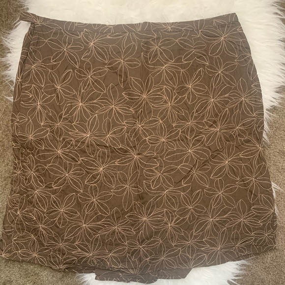 New York and Company Skirt - Picture 2 of 3